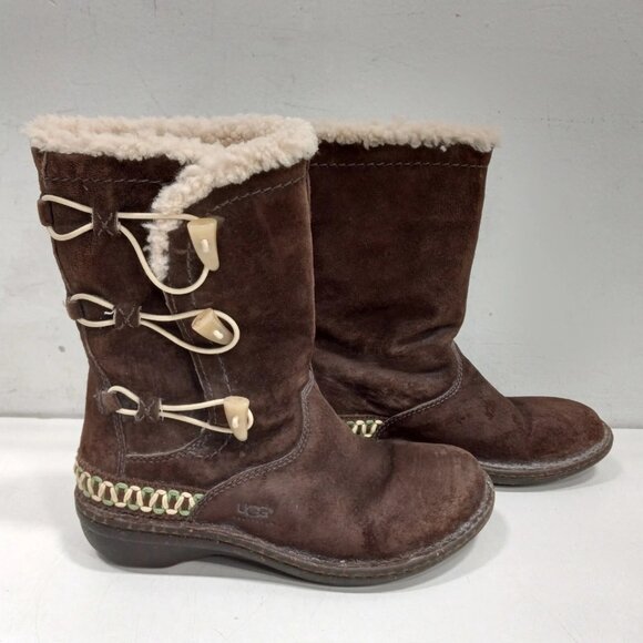 UGG Australia 5183 Kona Horn Toggle Lambskin Boot in Brown size 7 US - Picture 1 of 2
